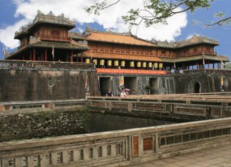 Tổng hợp danh sách các địa điểm nên đi tham quan ở Huế Tổng hợp danh sách các địa điểm nên đi tham quan ở Huế