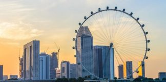 Check in vòng quay Singapore Flyer, chiêm ngưỡng toàn cảnh đẹp Singapore