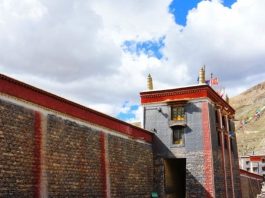 Ghé tham quan tu viện Sakya - nơi lưu giữ kho báu Phật giáo Tây Tạng